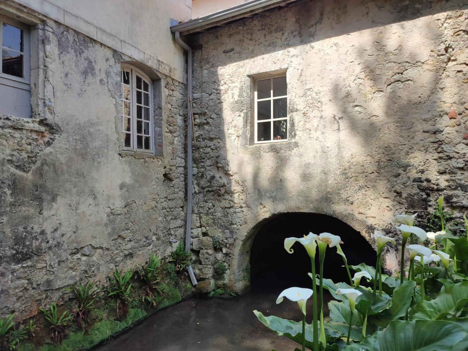 Chambre D'Hotes Le Moulin De Moulis Экстерьер фото