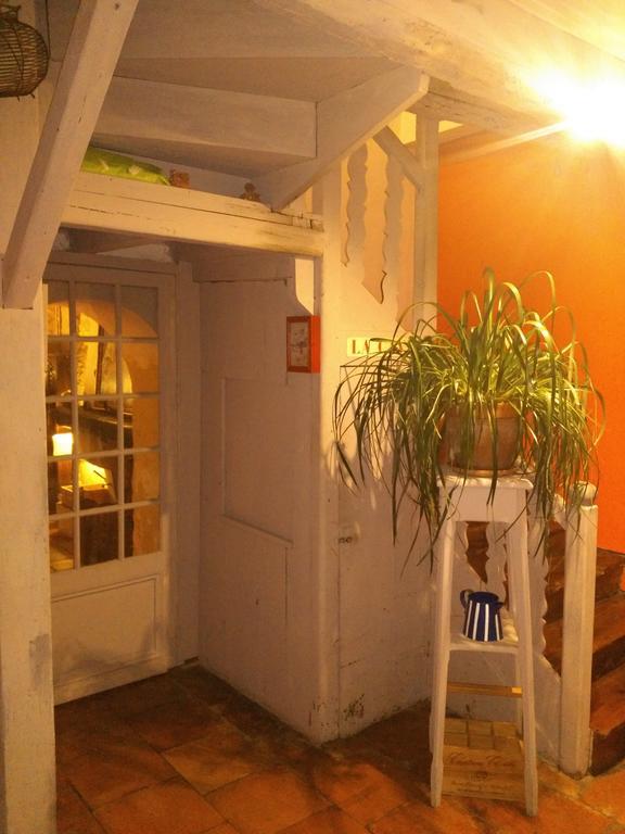 Chambre D'Hotes Le Moulin De Moulis Экстерьер фото